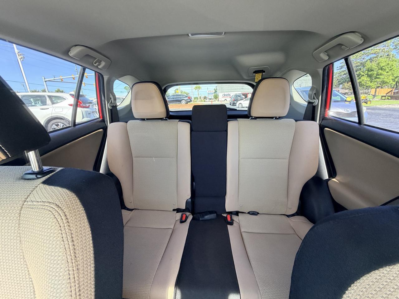 Toyota RAV4 XLE FWD 2017