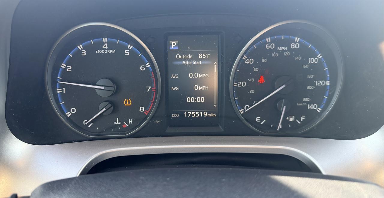Toyota RAV4 XLE FWD 2017