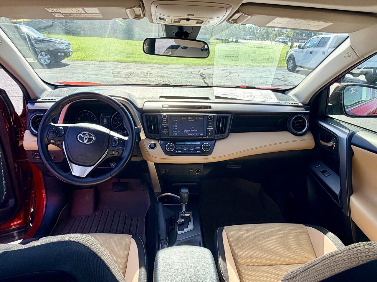 Toyota RAV4 XLE FWD 2017