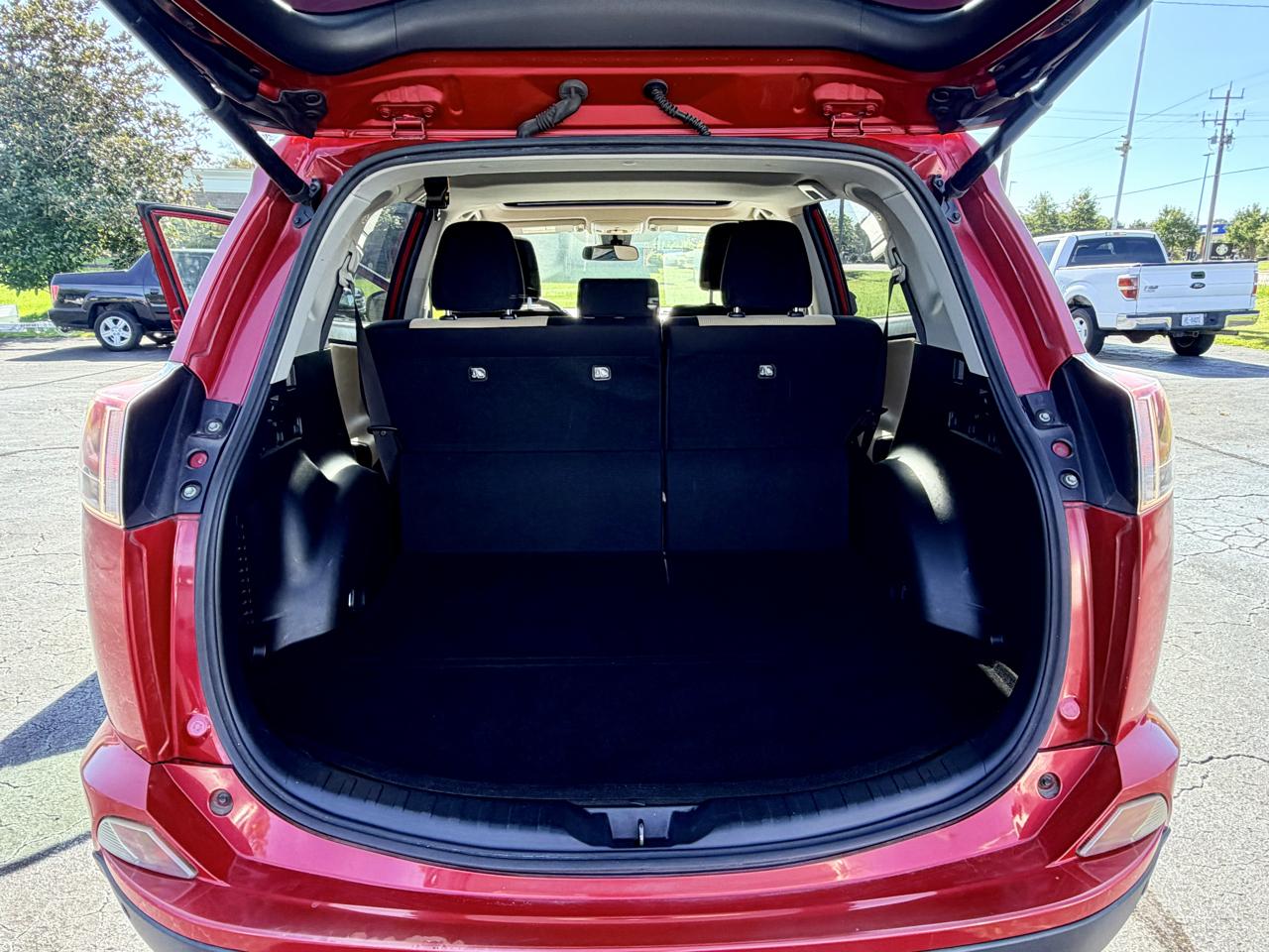 Toyota RAV4 XLE FWD 2017