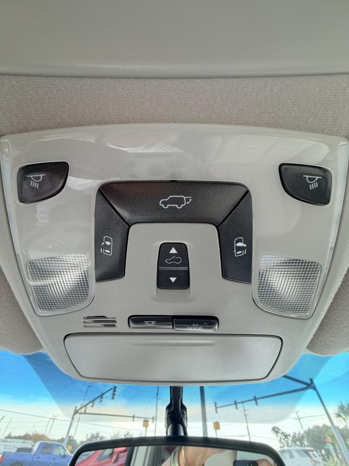 Toyota Sienna XLE FWD 8-Passenger V6 2013