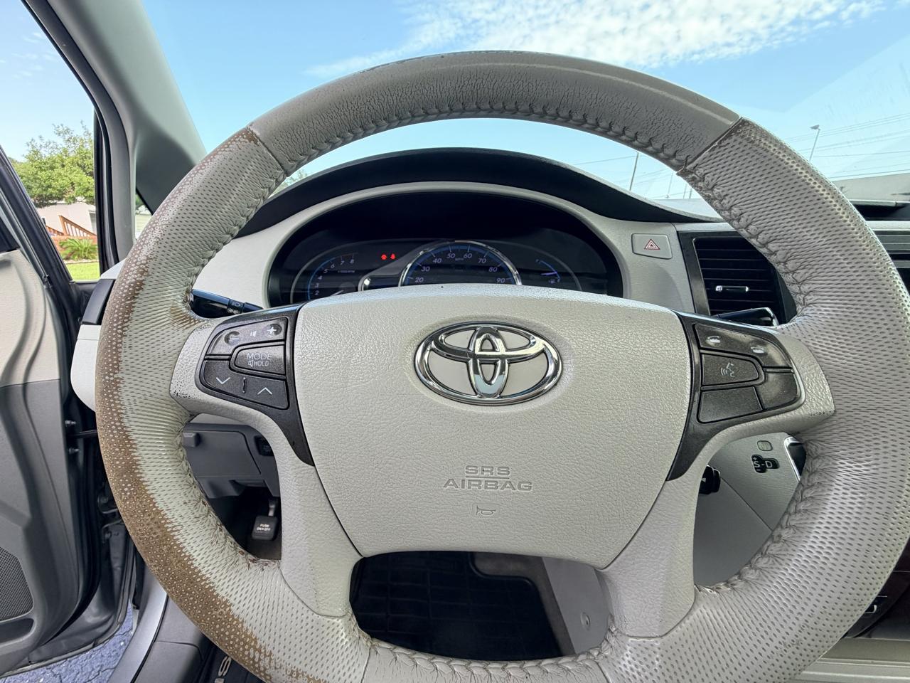 Toyota Sienna XLE FWD 8-Passenger V6 2013