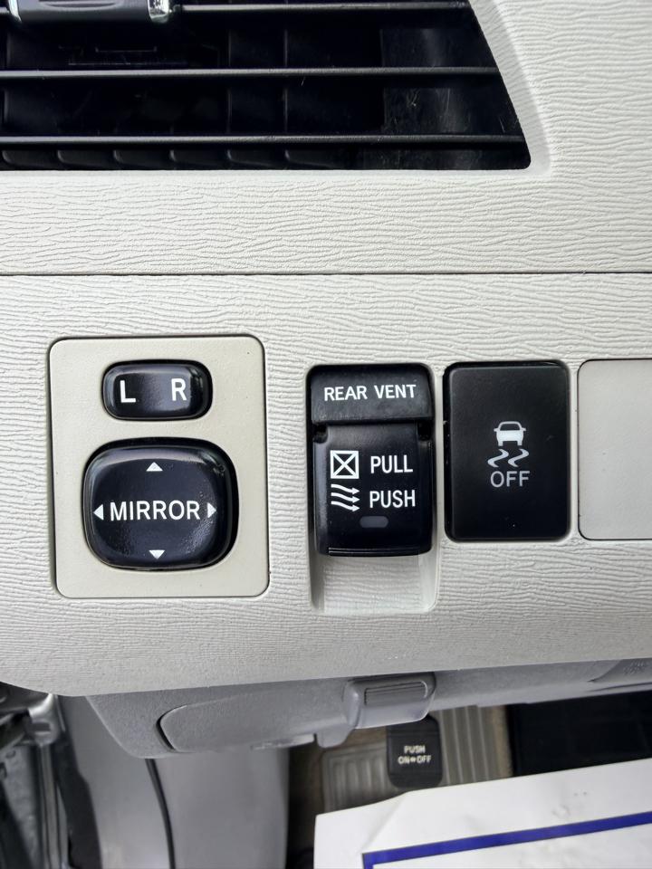Toyota Sienna XLE FWD 8-Passenger V6 2013