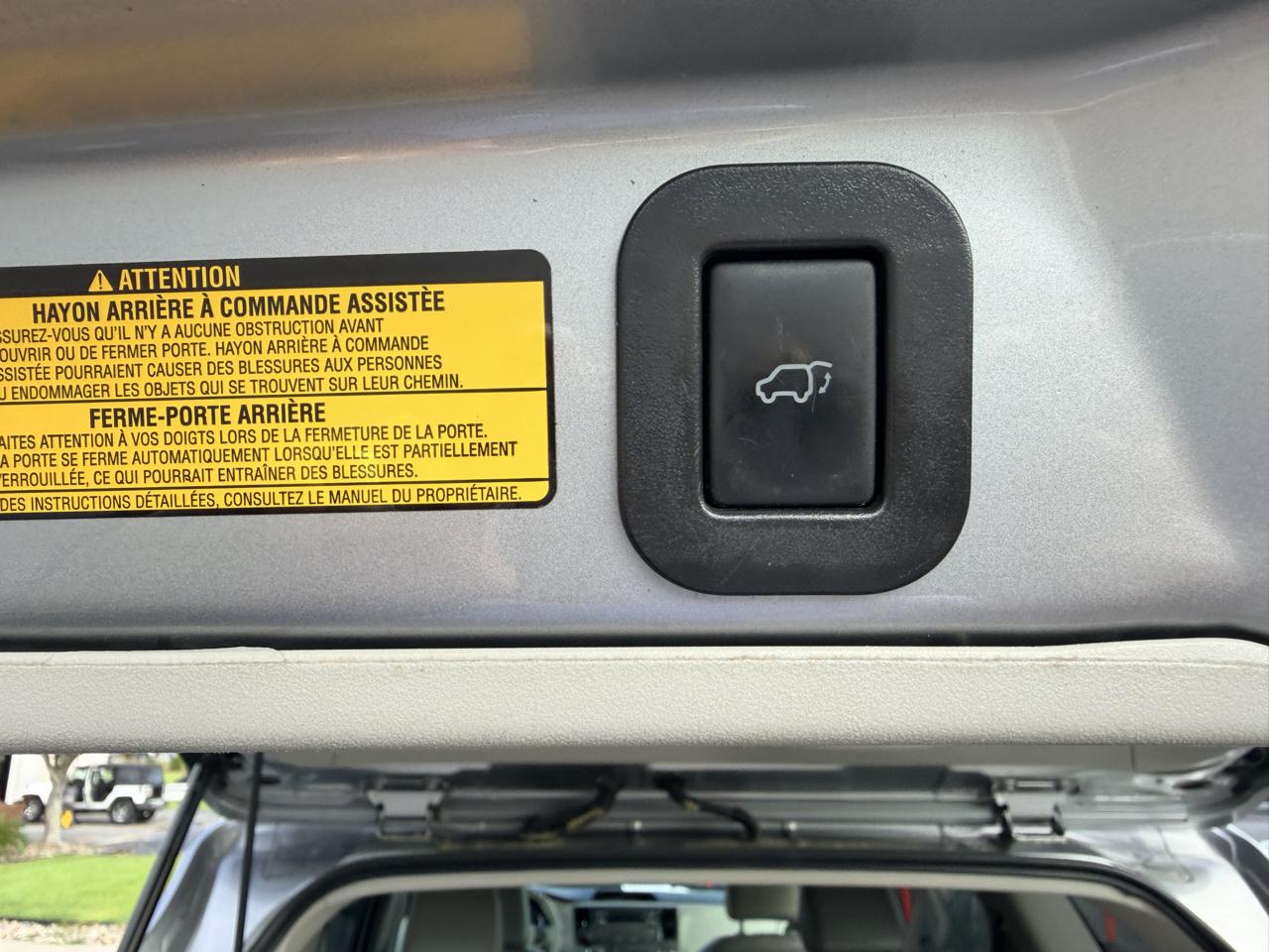 Toyota Sienna XLE FWD 8-Passenger V6 2013