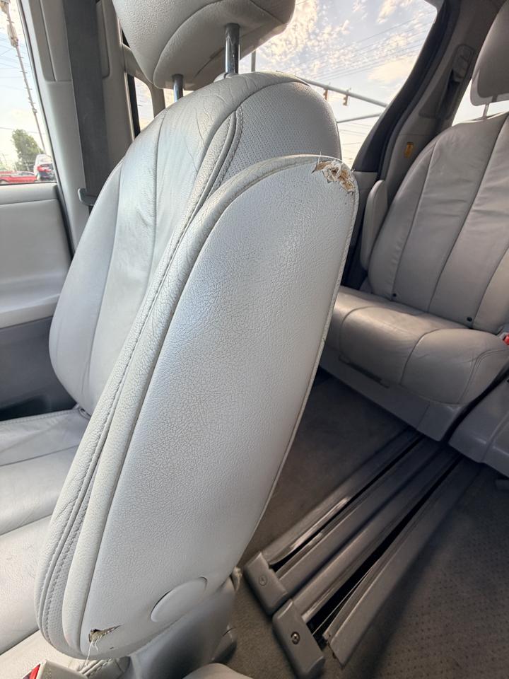 Toyota Sienna XLE FWD 8-Passenger V6 2013