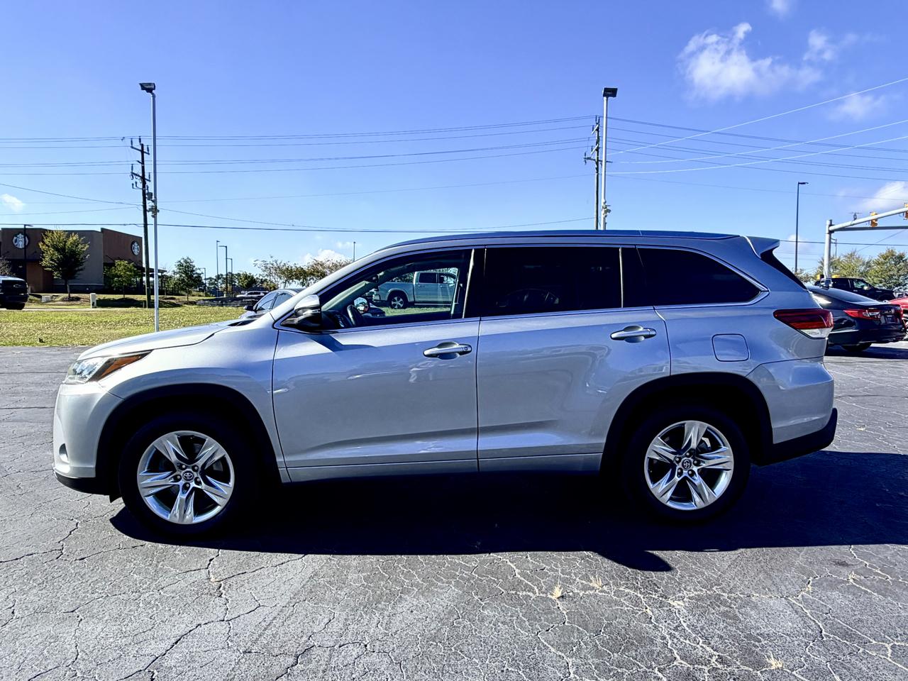 Toyota Highlander Limited Platinum FWD V6 2017