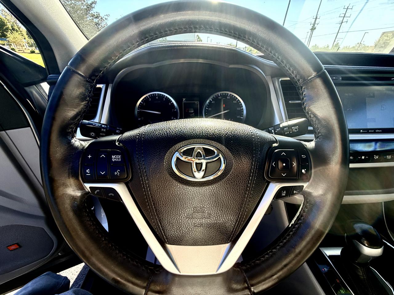 Toyota Highlander Limited Platinum FWD V6 2017