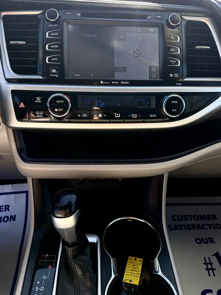 Toyota Highlander Limited Platinum FWD V6 2017