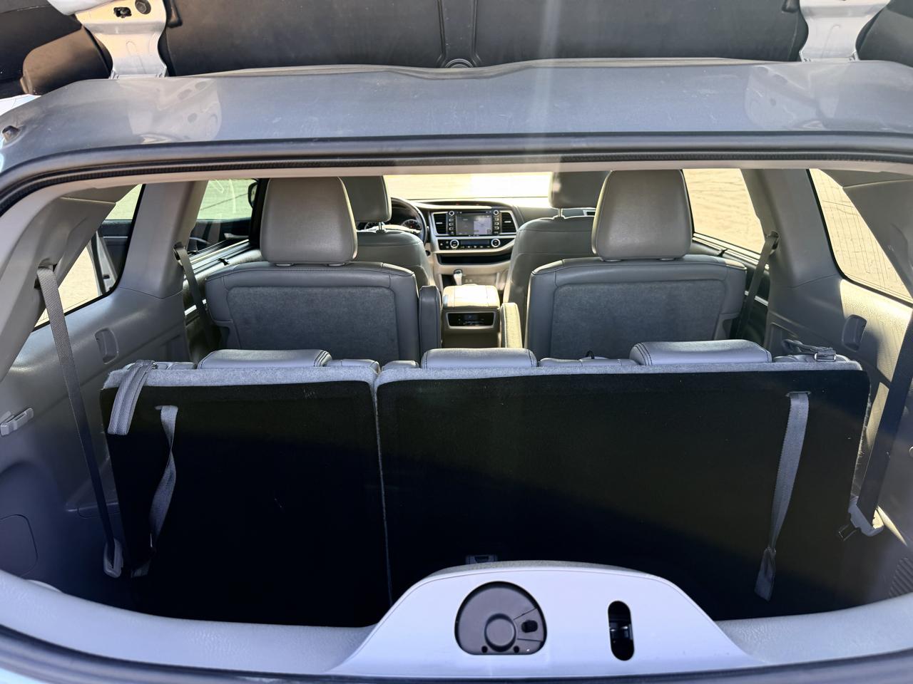 Toyota Highlander Limited Platinum FWD V6 2017