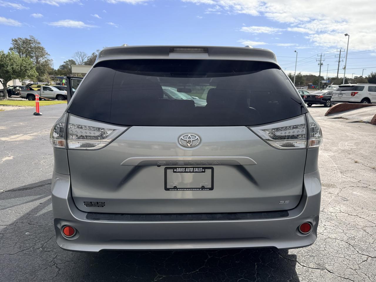 Toyota Sienna SE Premium FWD 8-Passenger V6 2017