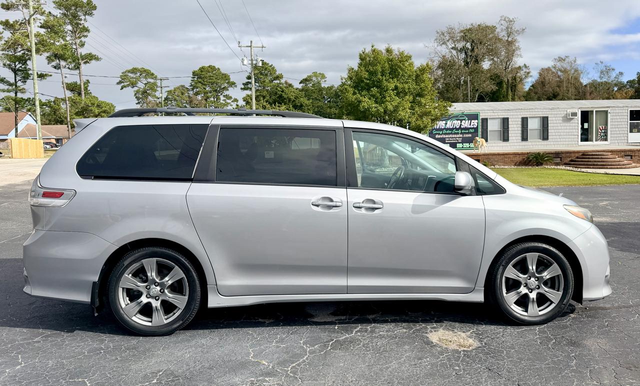 Toyota Sienna SE Premium FWD 8-Passenger V6 2017