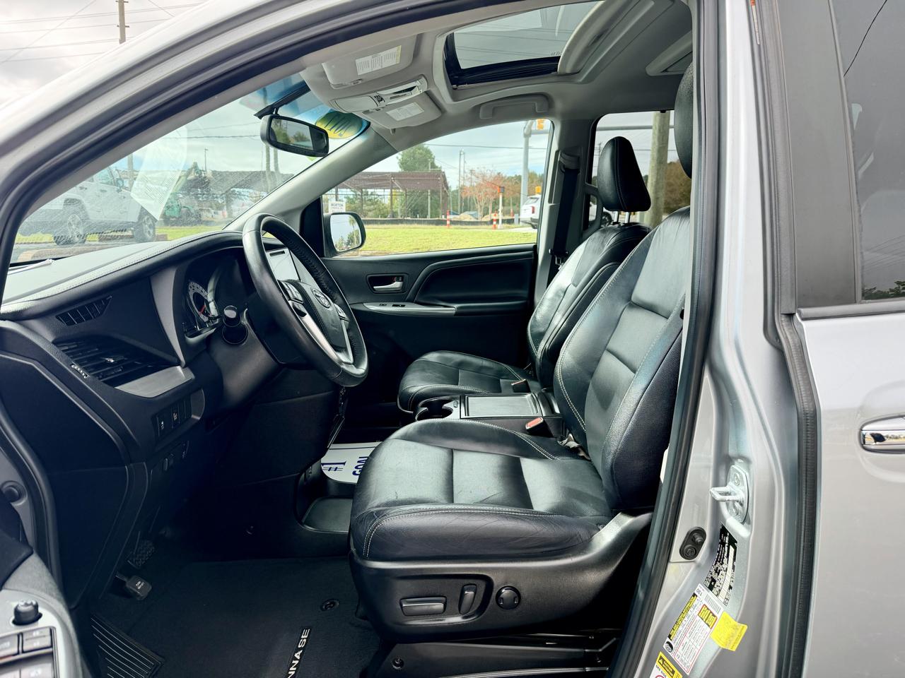 Toyota Sienna SE Premium FWD 8-Passenger V6 2017