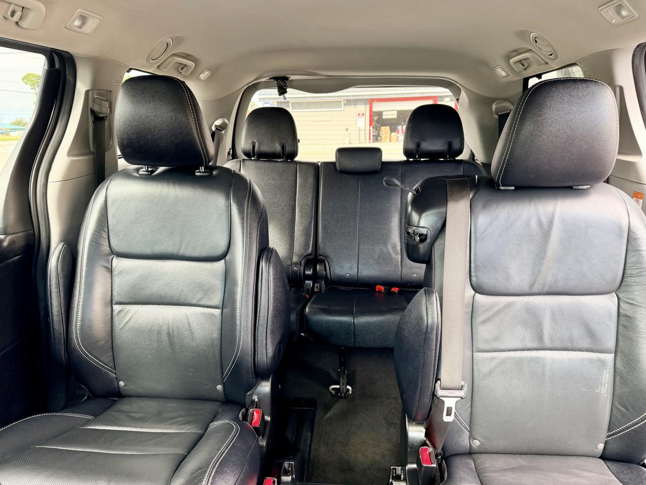 Toyota Sienna SE Premium FWD 8-Passenger V6 2017