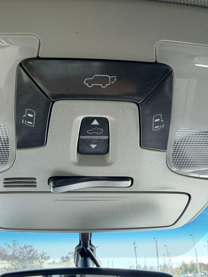 Toyota Sienna SE Premium FWD 8-Passenger V6 2017