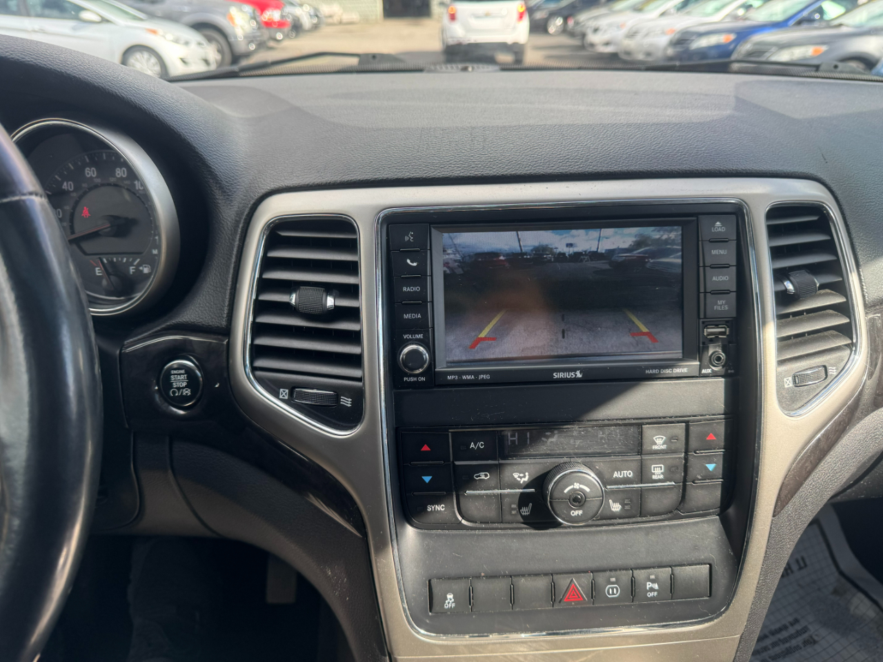 Jeep Grand Cherokee Laredo 4WD 2011