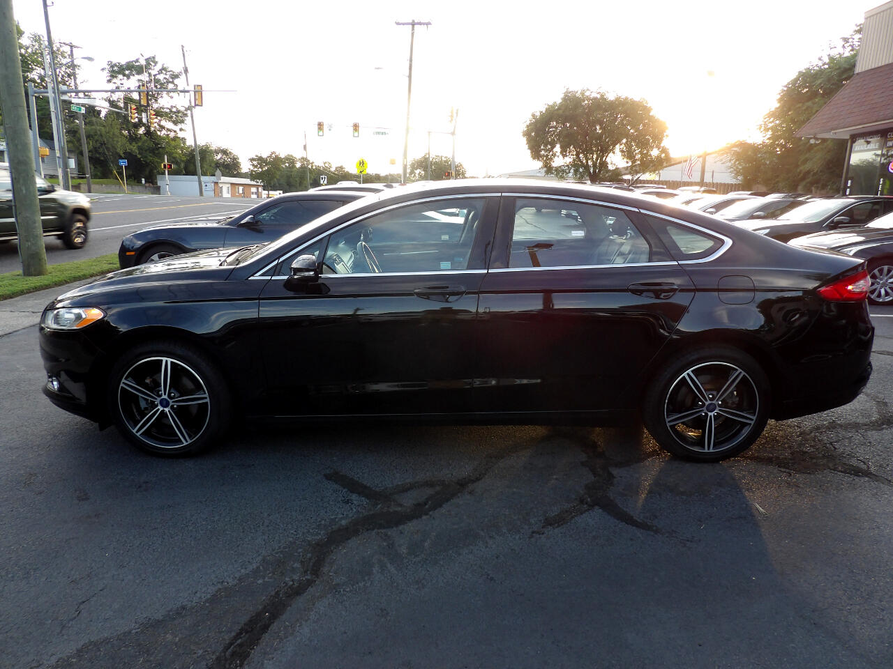 2016 Ford Fusion SE photo 2