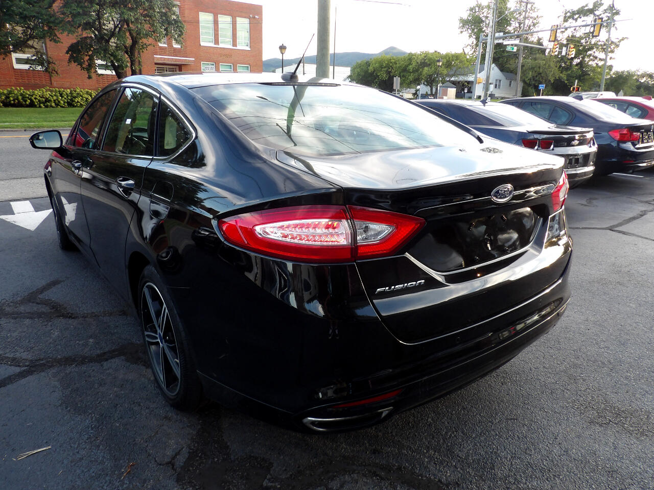 2016 Ford Fusion SE photo 3
