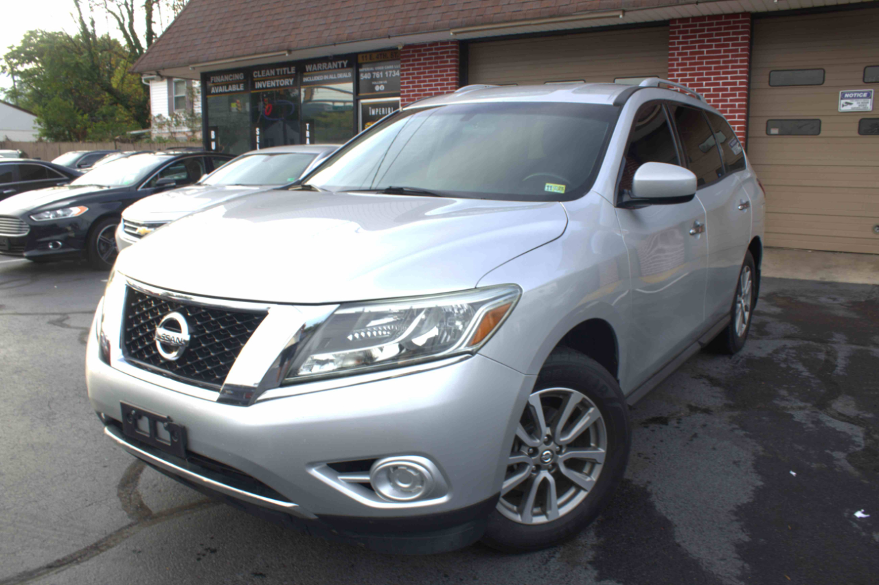2014 Nissan Pathfinder SV photo 4