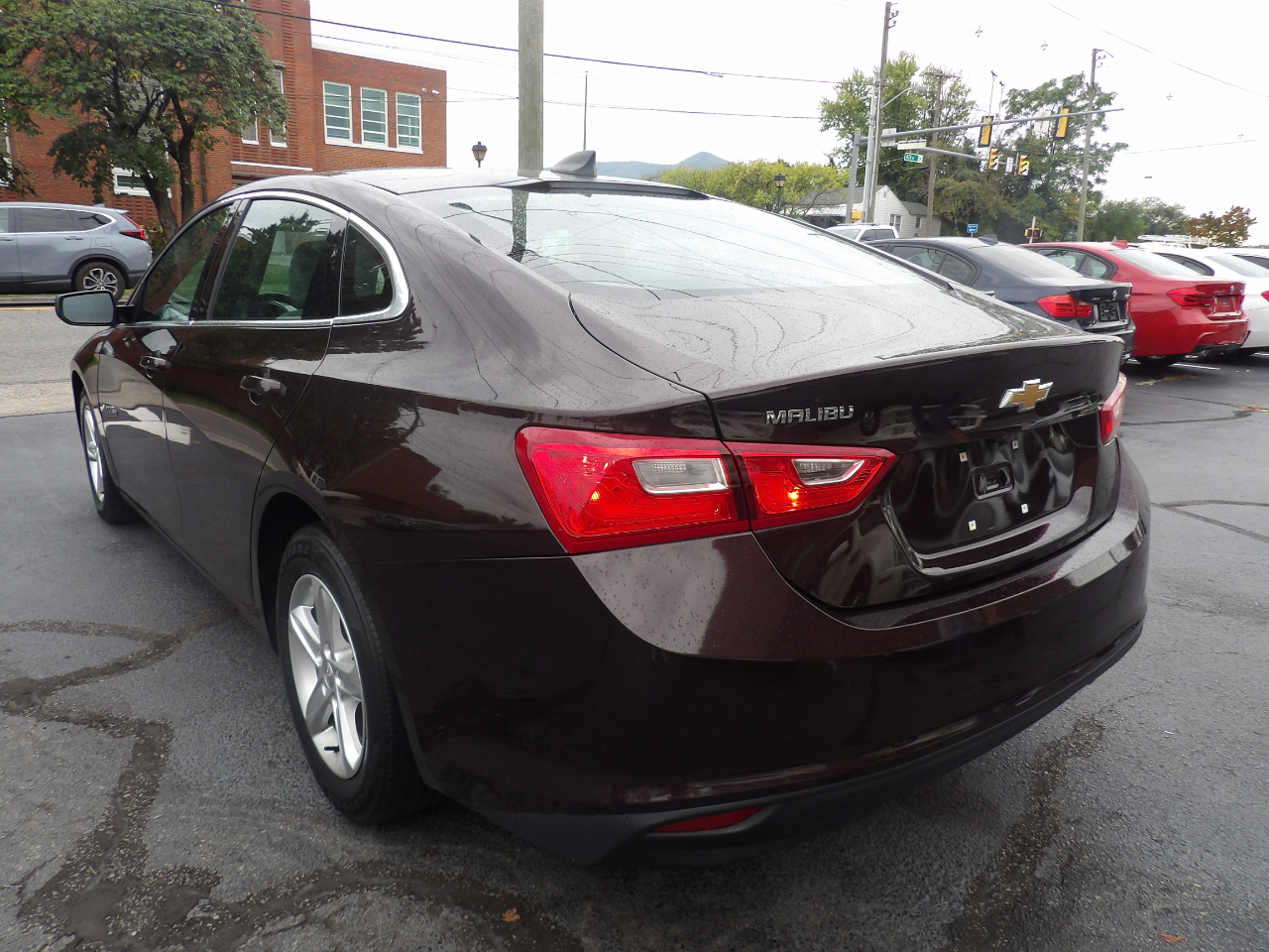 2020 Chevrolet Malibu LS photo 2