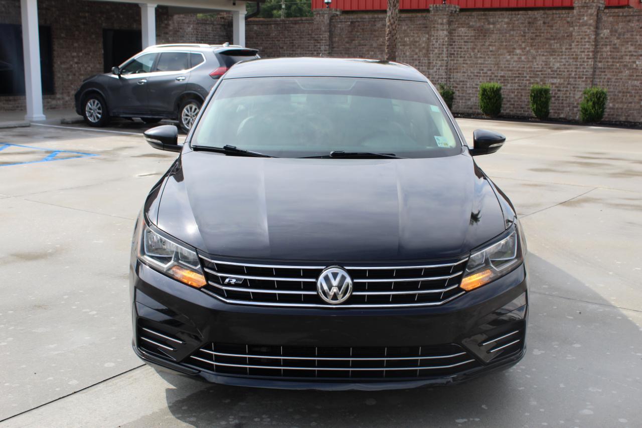 Volkswagen Passat R-Line w/Comfort Pkg Auto 2017