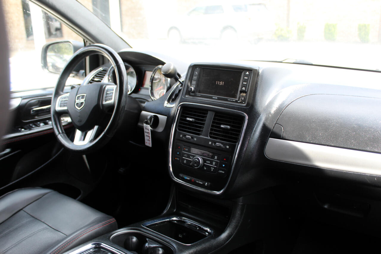 2017 Dodge Grand Caravan GT photo 17