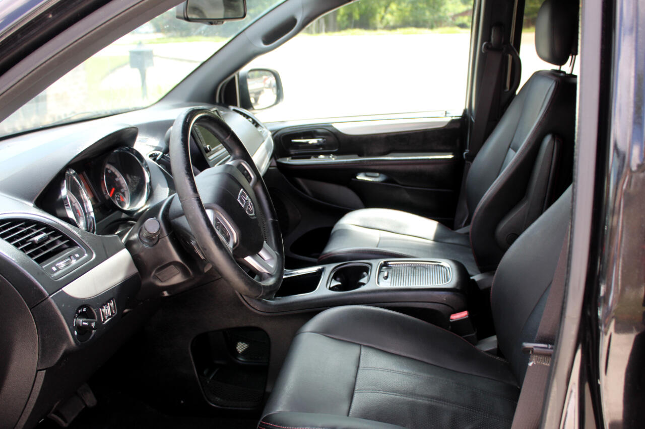 2017 Dodge Grand Caravan GT photo 18