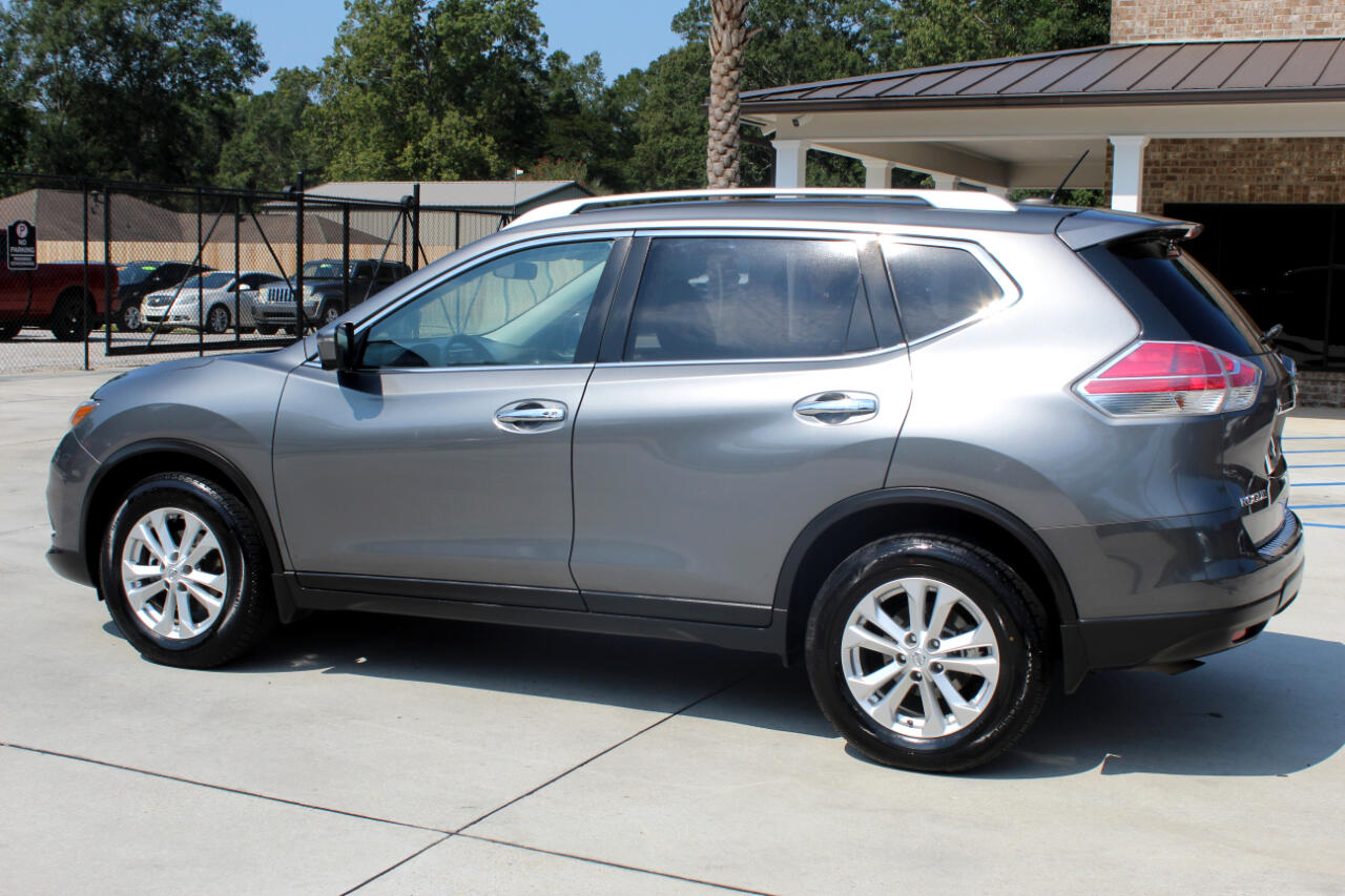 2016 Nissan Rogue SV photo 2