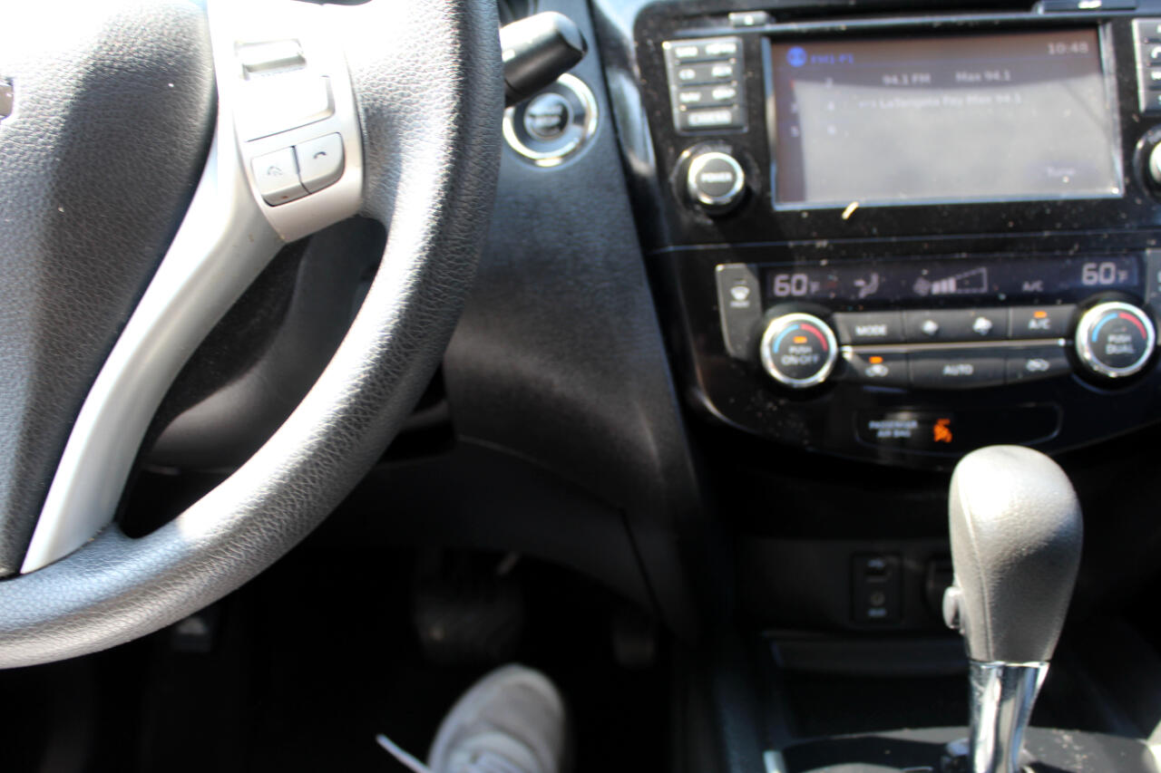 2016 Nissan Rogue SV photo 15