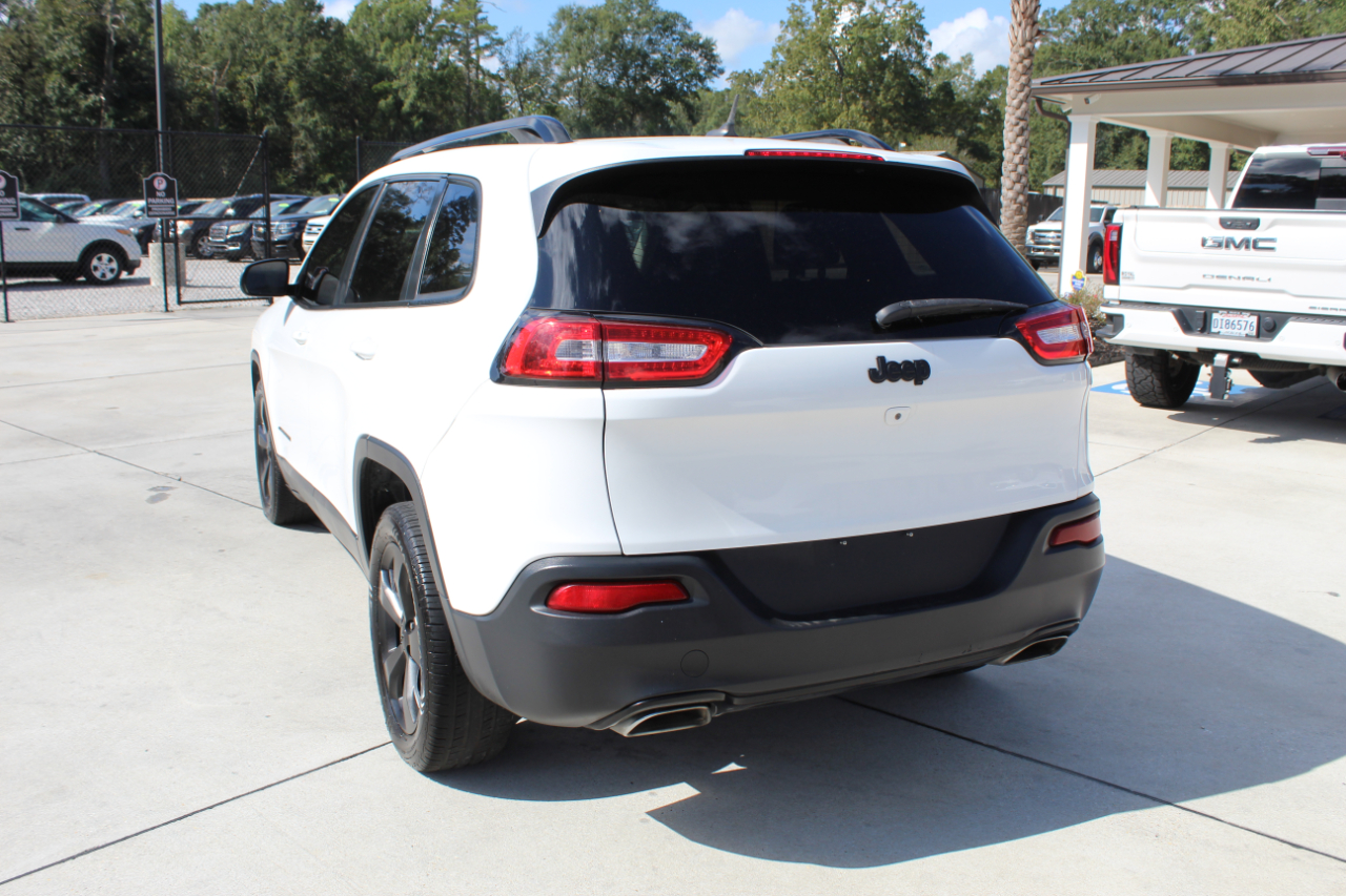 2015 Jeep Cherokee Latitude photo 2