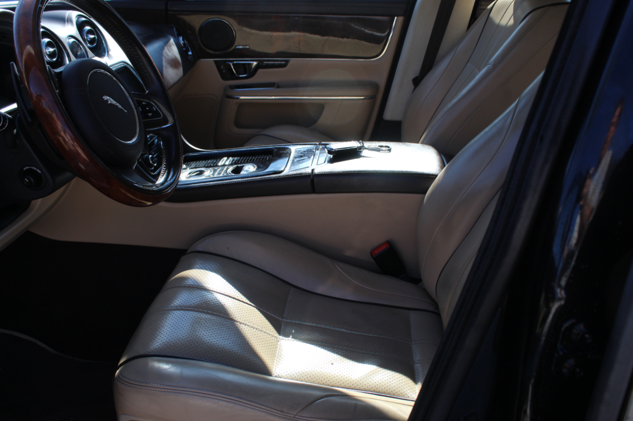 2015 Jaguar XJ photo 9