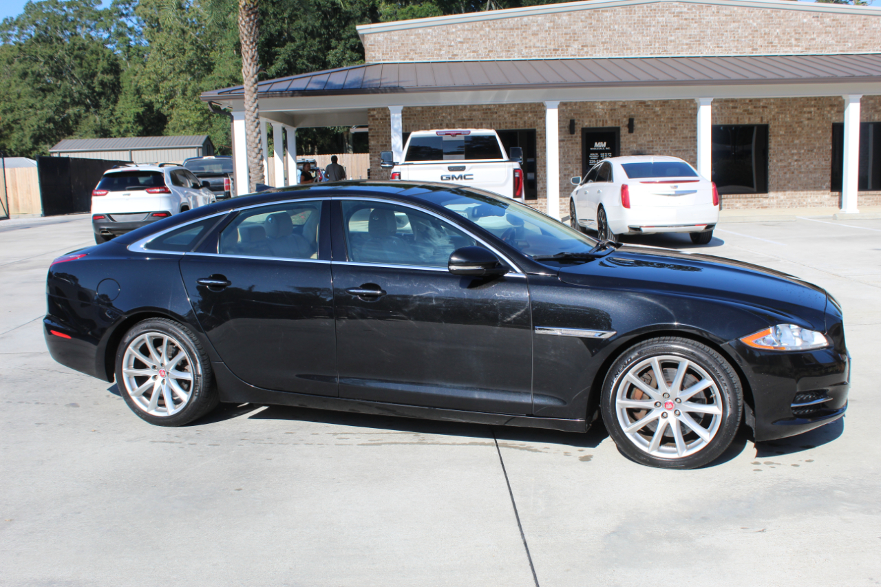 2015 Jaguar XJ photo 13