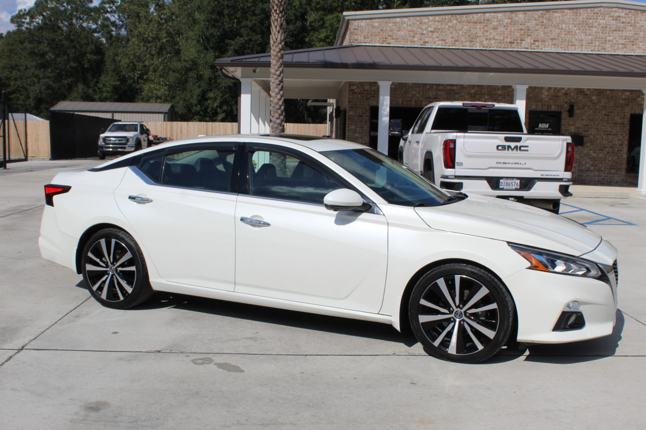 2019 Nissan Altima 2.5 Platinum photo 2