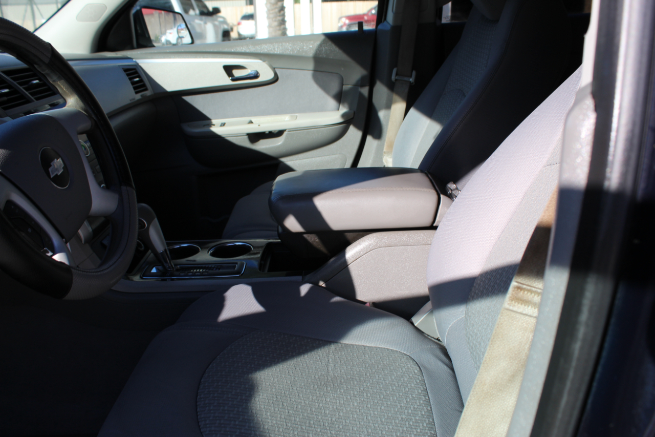 Chevrolet Traverse LS FWD 2012 Chevrolet Traverse LS FWD 2012