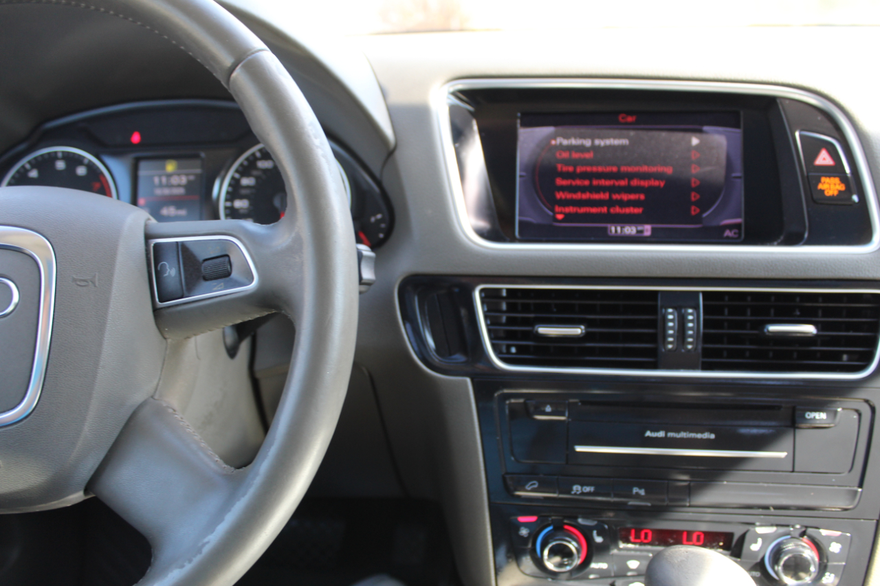 Audi Q5 2.0 quattro Premium 2012 Audi Q5 2.0 quattro Premium 2012