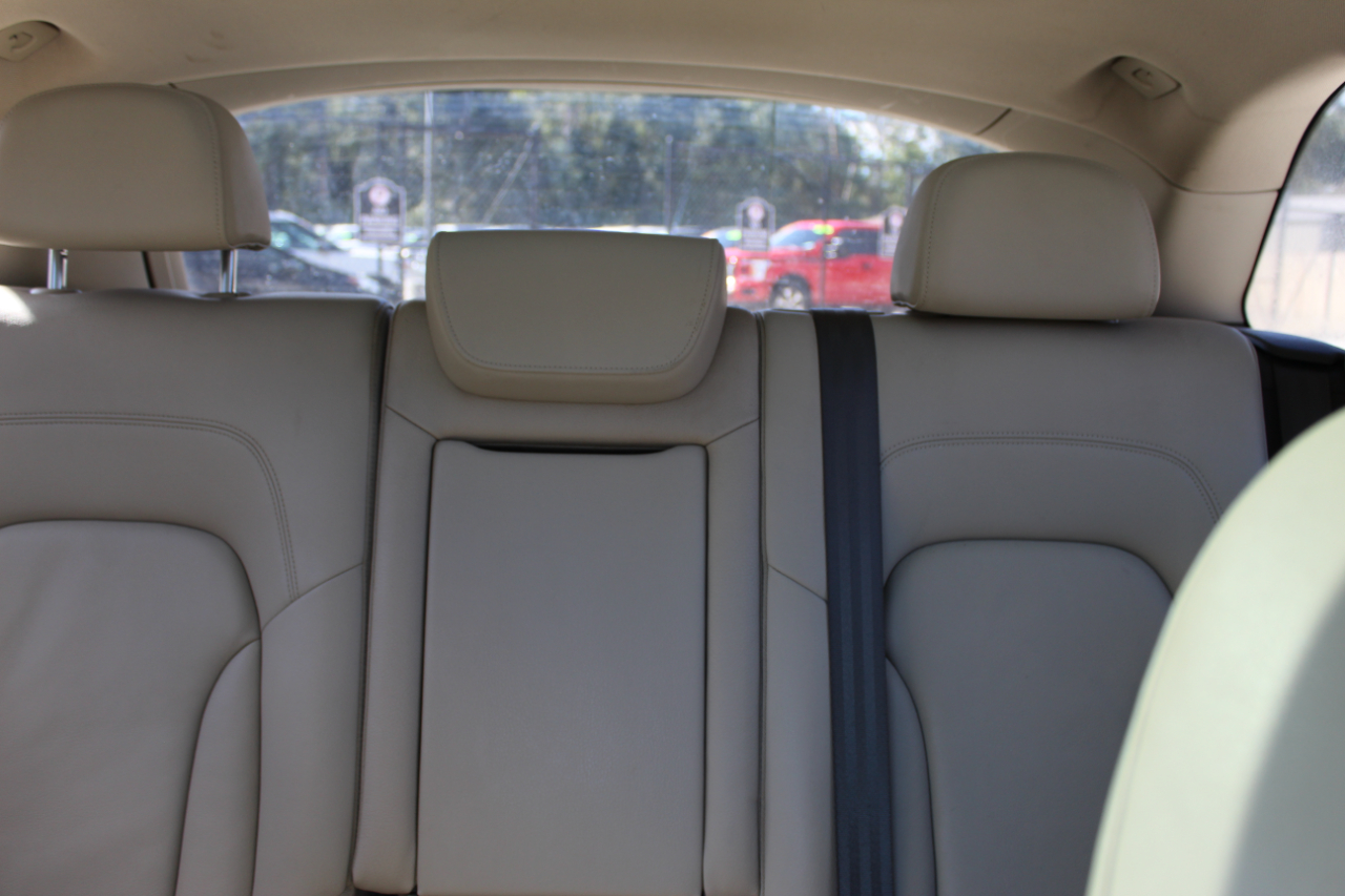 Audi Q5 2.0 quattro Premium 2012 Audi Q5 2.0 quattro Premium 2012