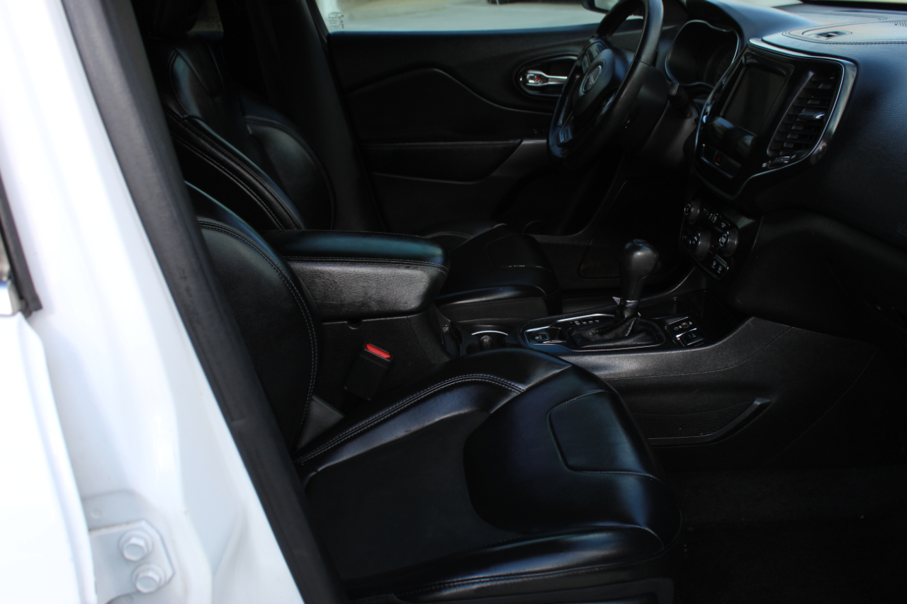 Jeep Cherokee Latitude Plus FWD 2019 Jeep Cherokee Latitude Plus FWD 2019