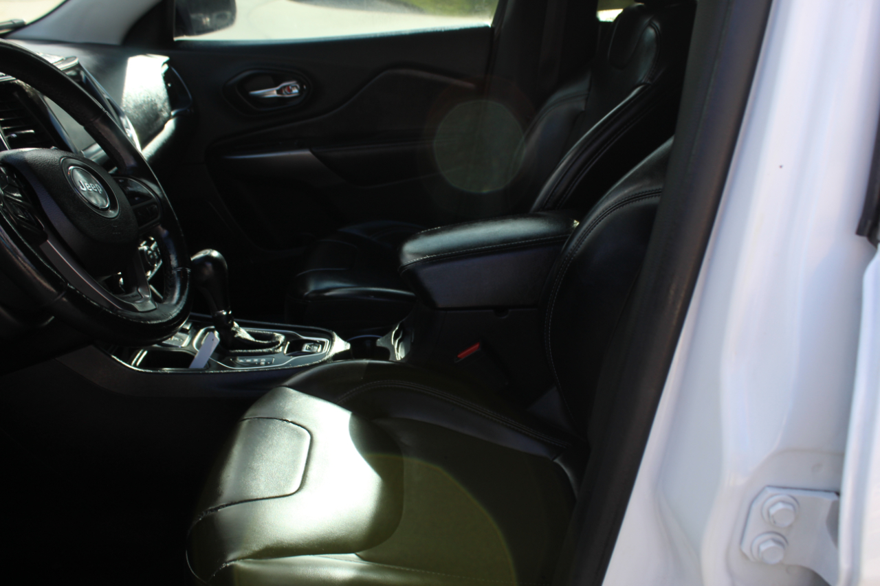 Jeep Cherokee Latitude Plus FWD 2019 Jeep Cherokee Latitude Plus FWD 2019