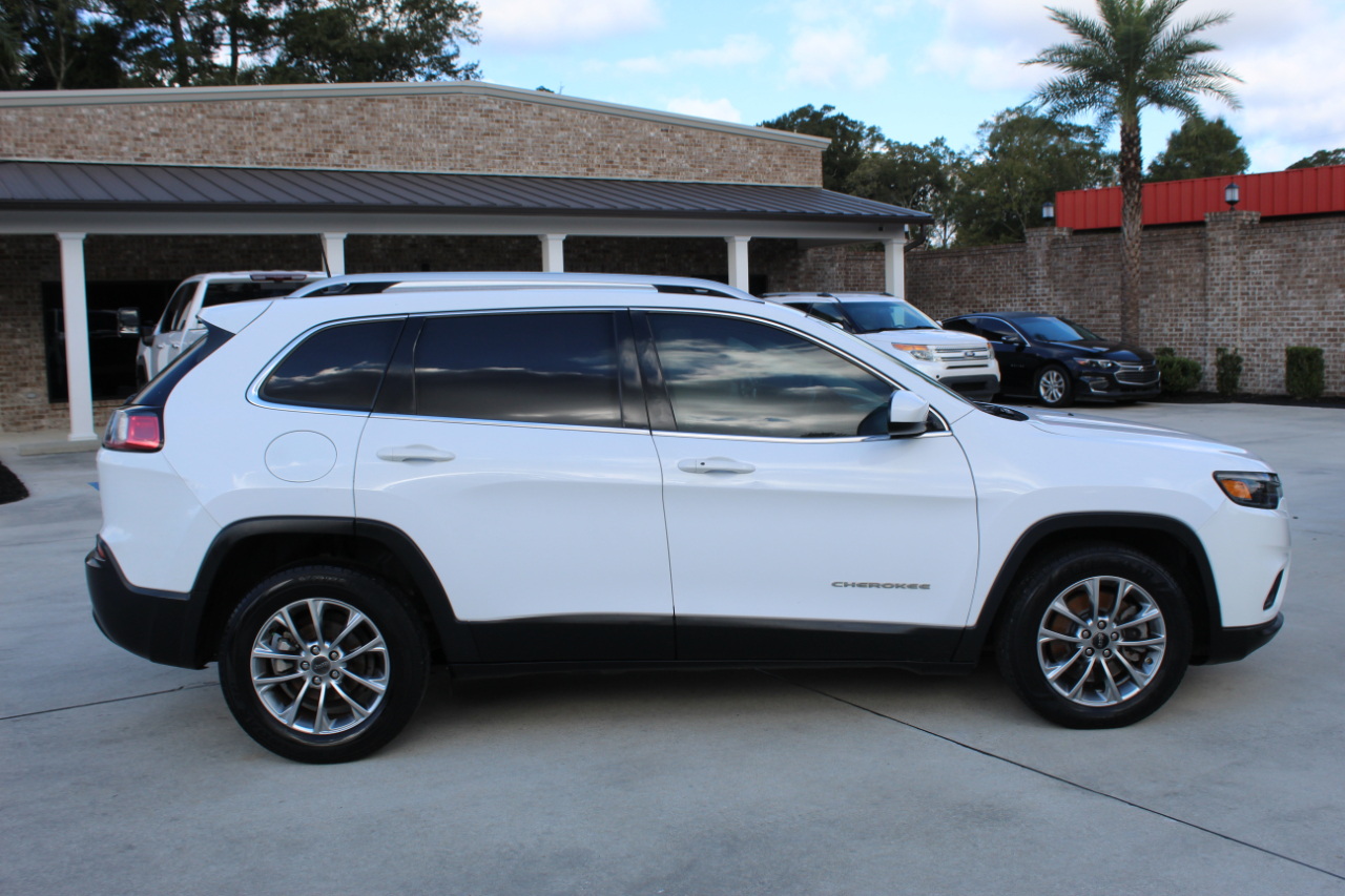 Jeep Cherokee Latitude Plus FWD 2019 Jeep Cherokee Latitude Plus FWD 2019