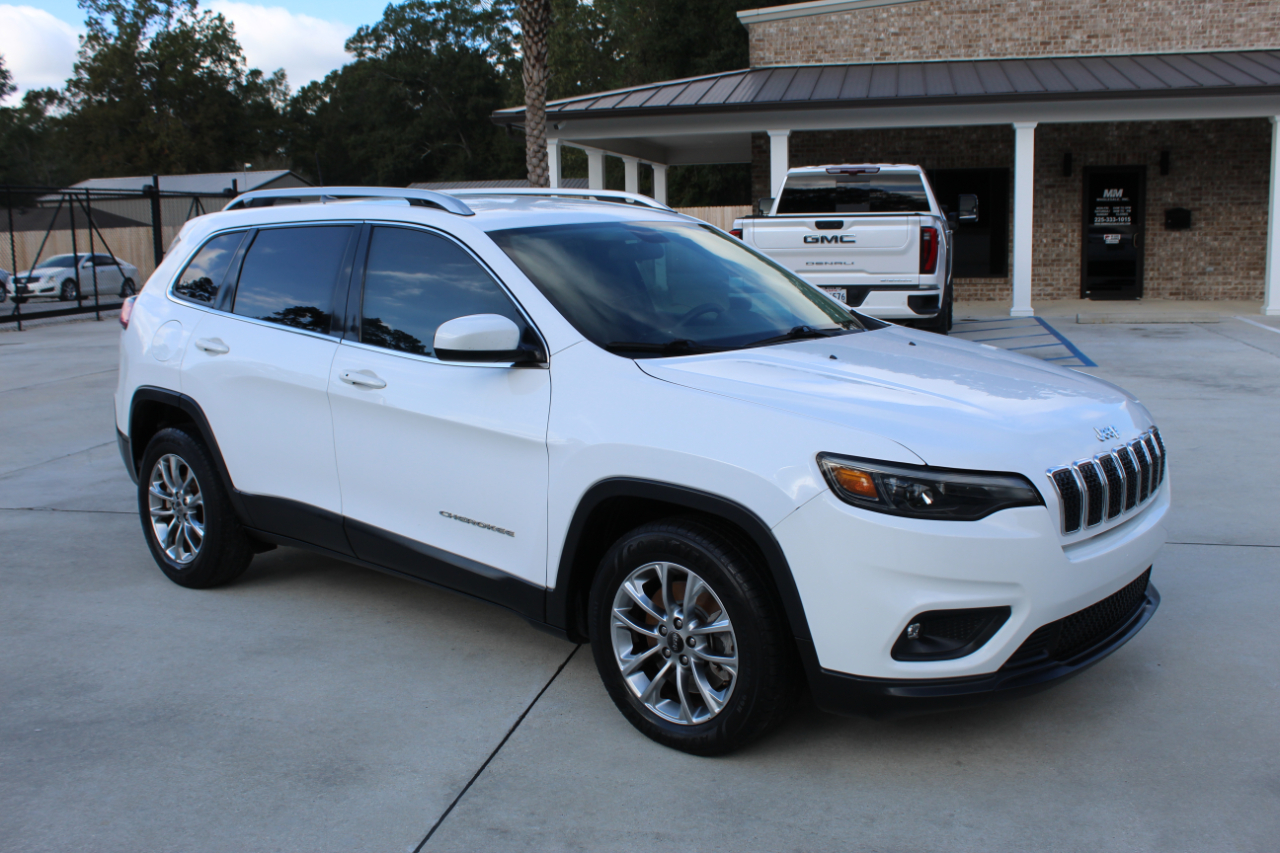 Jeep Cherokee Latitude Plus FWD 2019 Jeep Cherokee Latitude Plus FWD 2019
