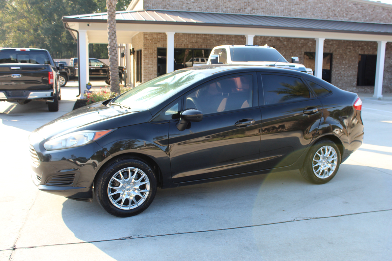 Ford Fiesta S Sedan 2015 Ford Fiesta S Sedan 2015