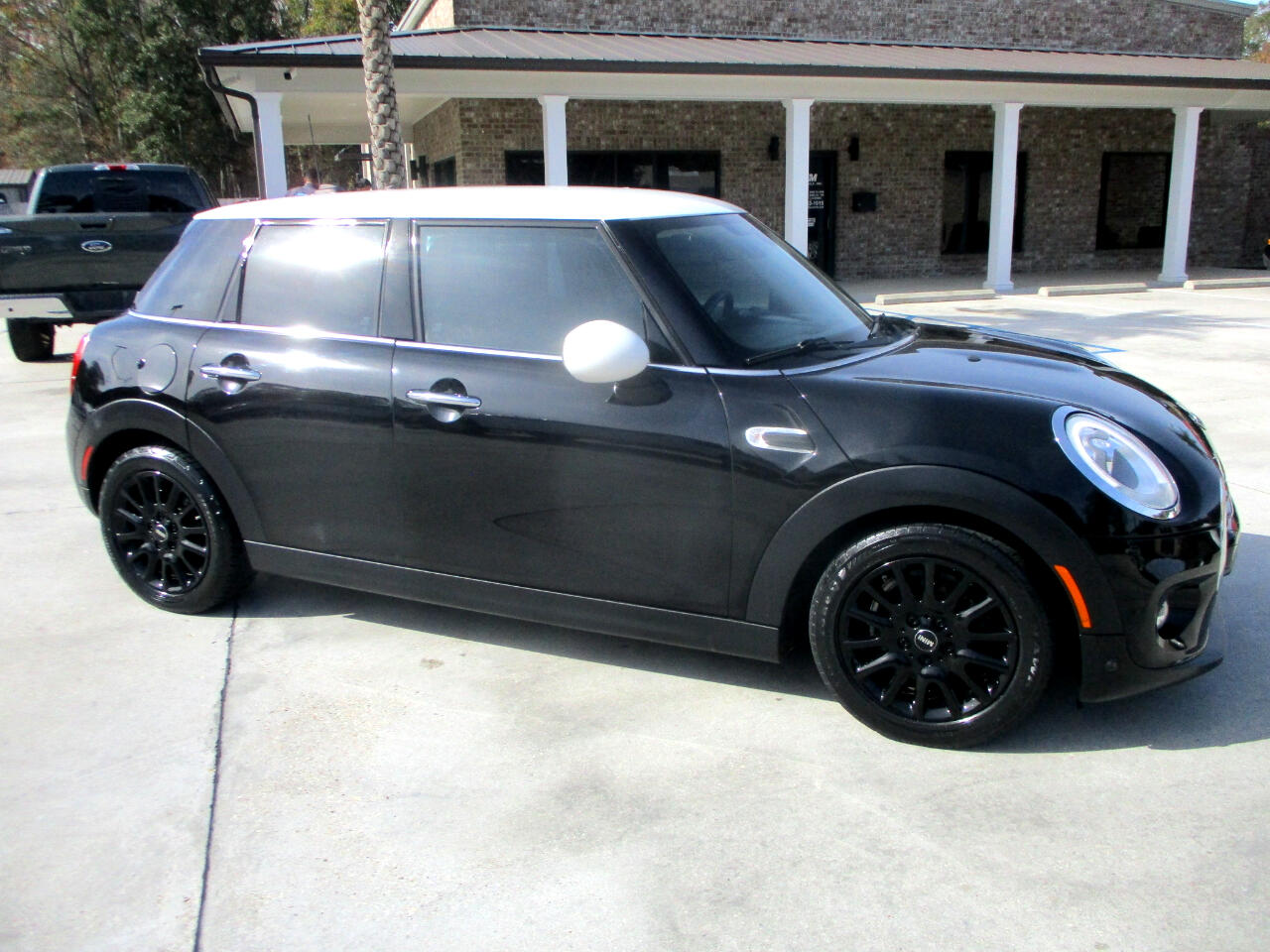 MINI Cooper 4-Door 2017