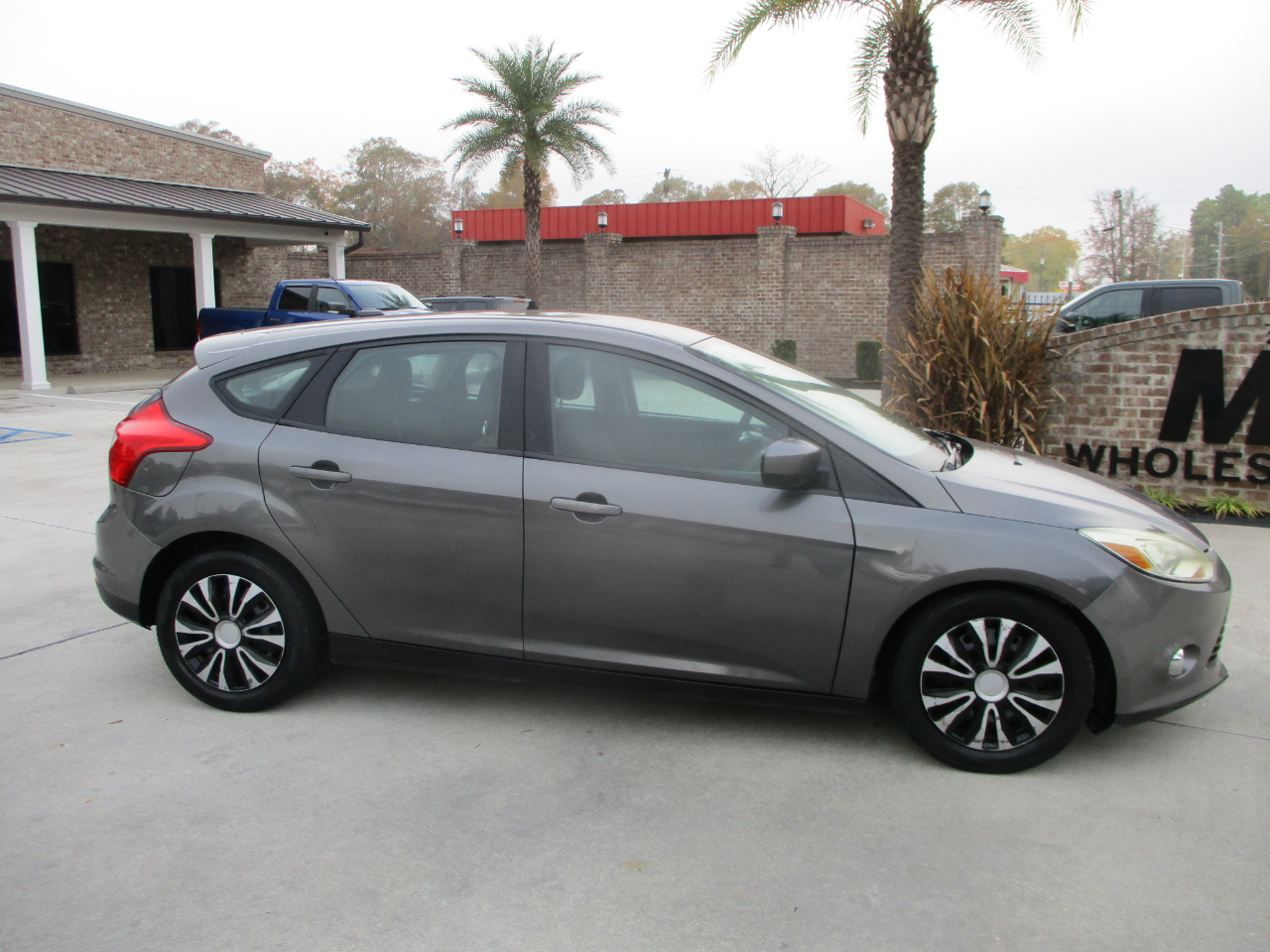 Ford Focus SE 2012