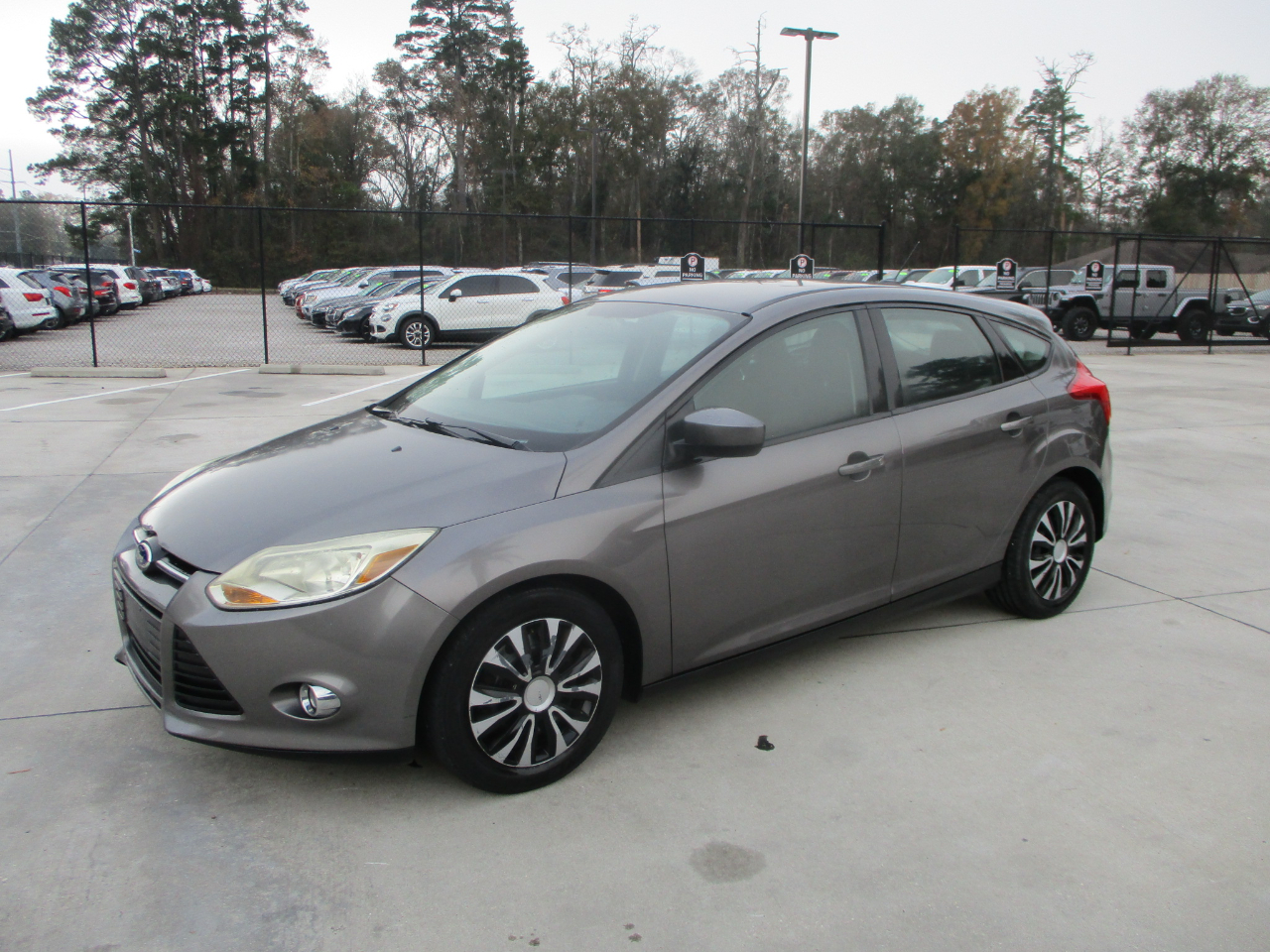 Ford Focus SE 2012