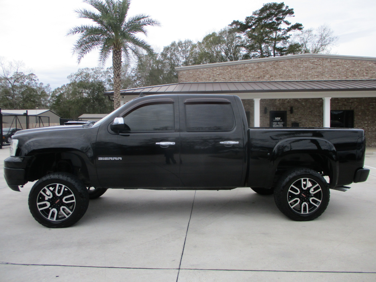 GMC Sierra 1500 SLE Crew Cab 2WD 2010