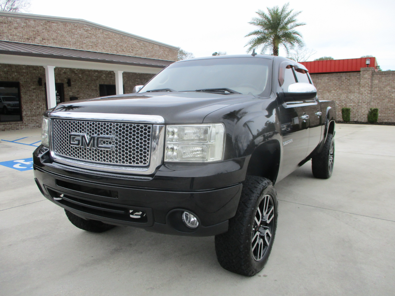 GMC Sierra 1500 SLE Crew Cab 2WD 2010