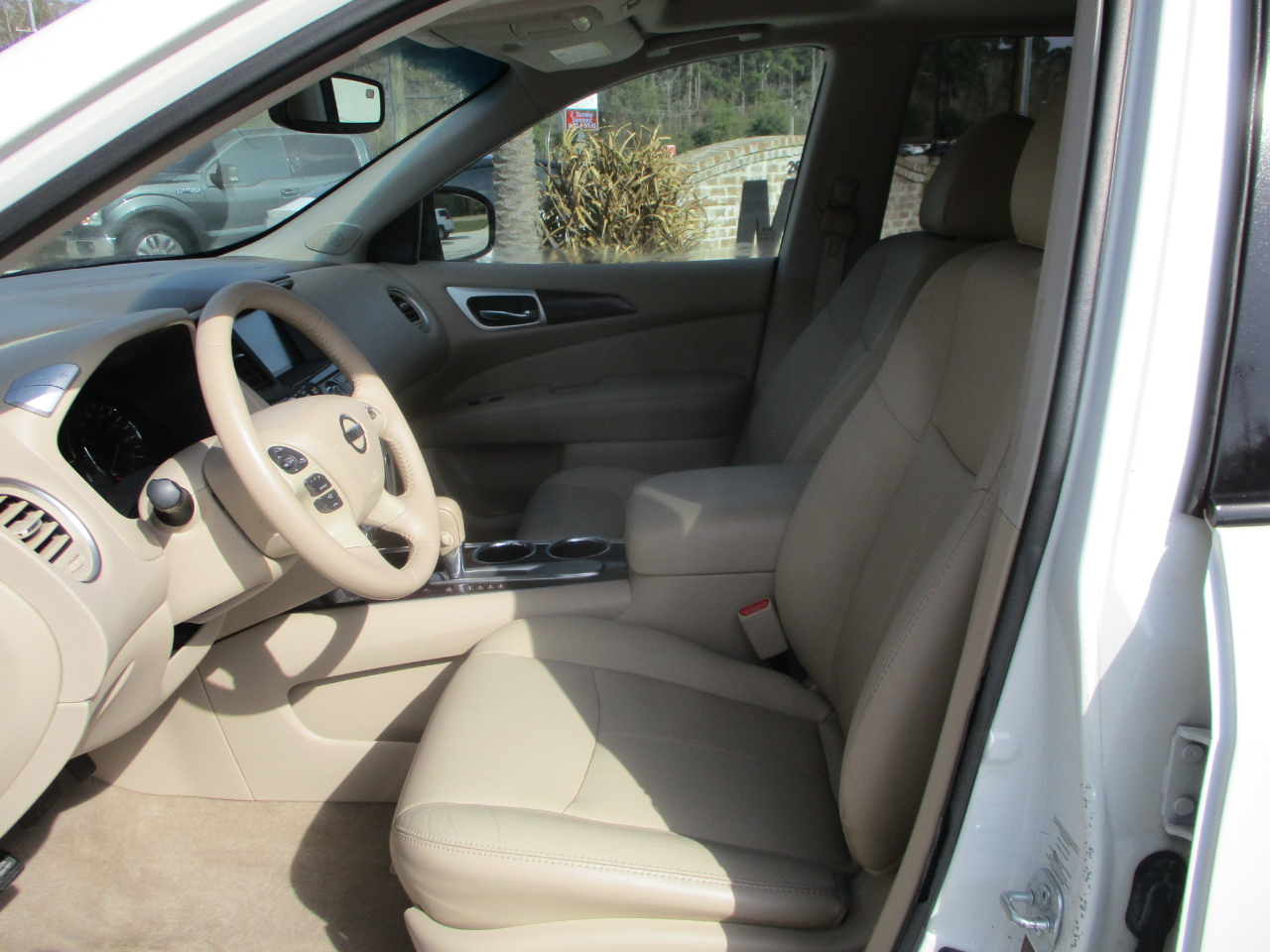 Nissan Pathfinder SL 2WD 2014