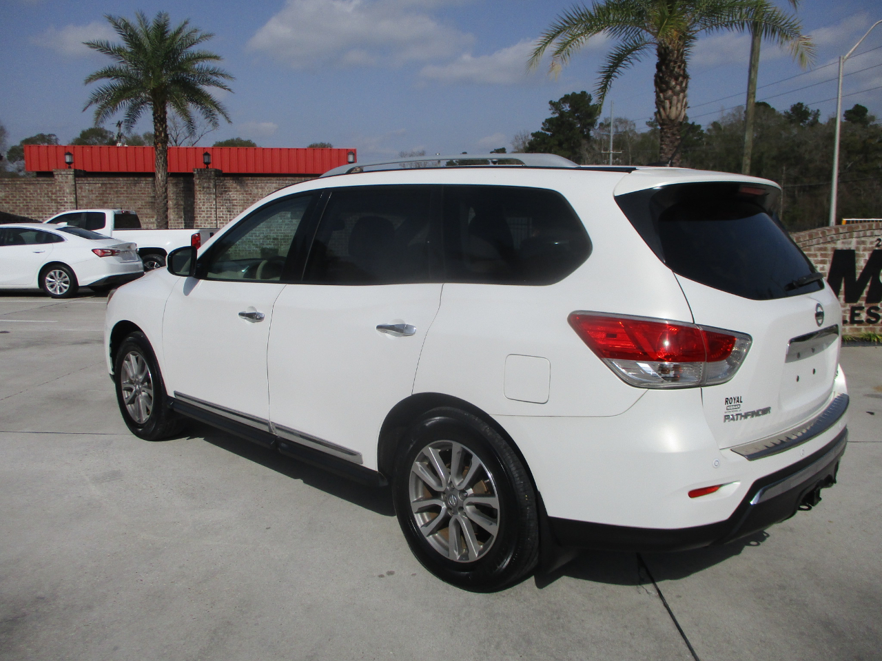 Nissan Pathfinder SL 2WD 2014