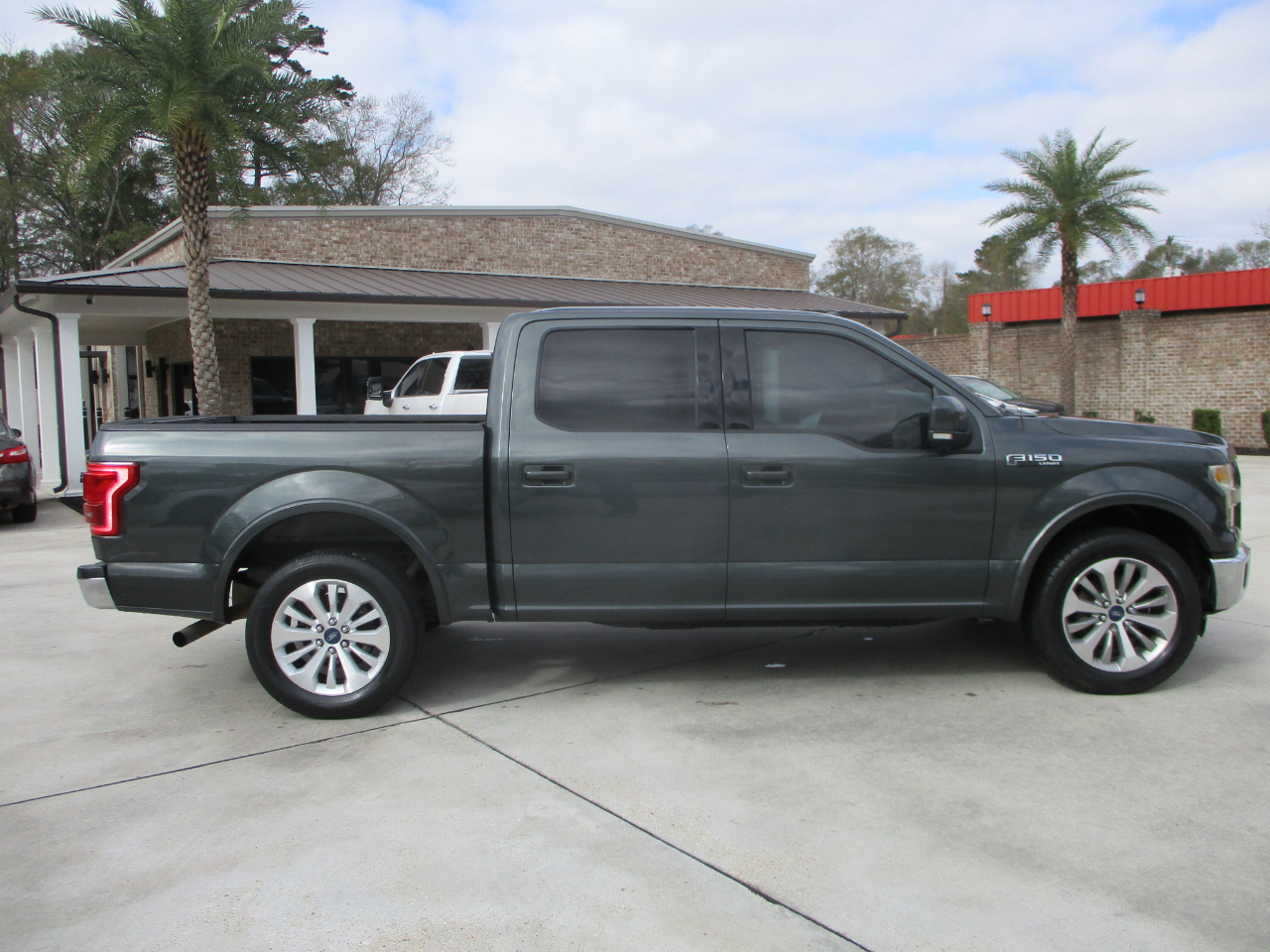 Ford F-150 Lariat SuperCrew 5.5-ft. Bed 2WD 2015