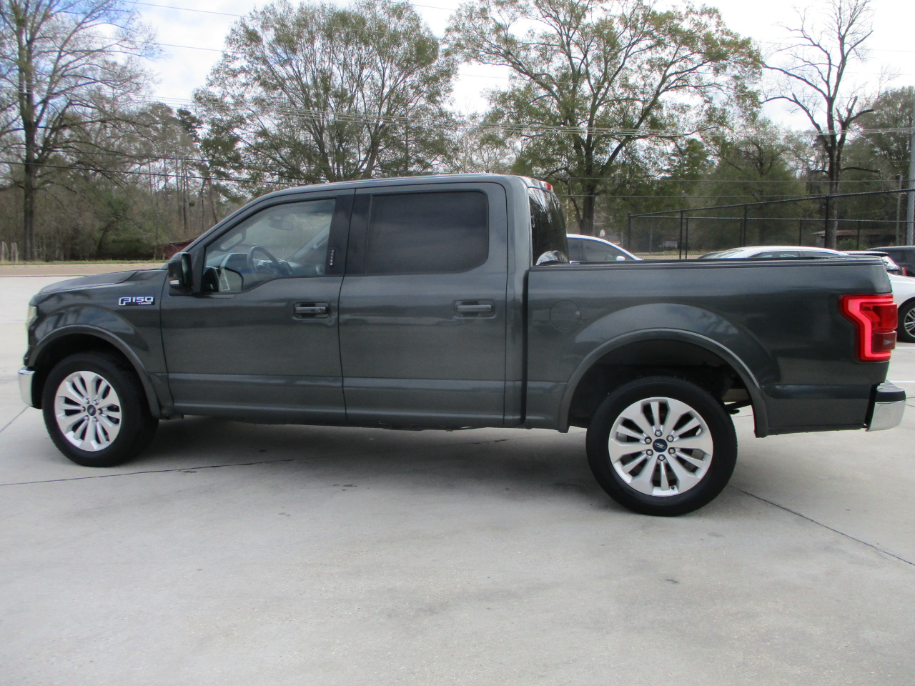 Ford F-150 Lariat SuperCrew 5.5-ft. Bed 2WD 2015