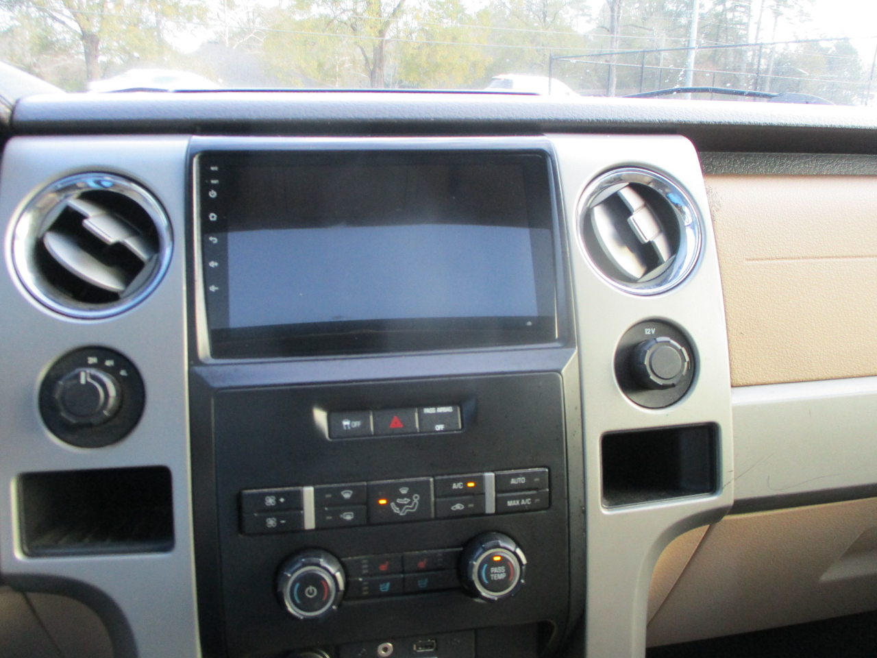 Ford F-150 Lariat SuperCrew 5.5-ft. Bed 4WD 2011